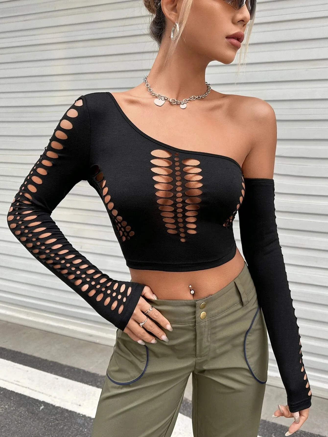 2pcs One Shoulder Cut Out Crop Tee & Arm Sleeve