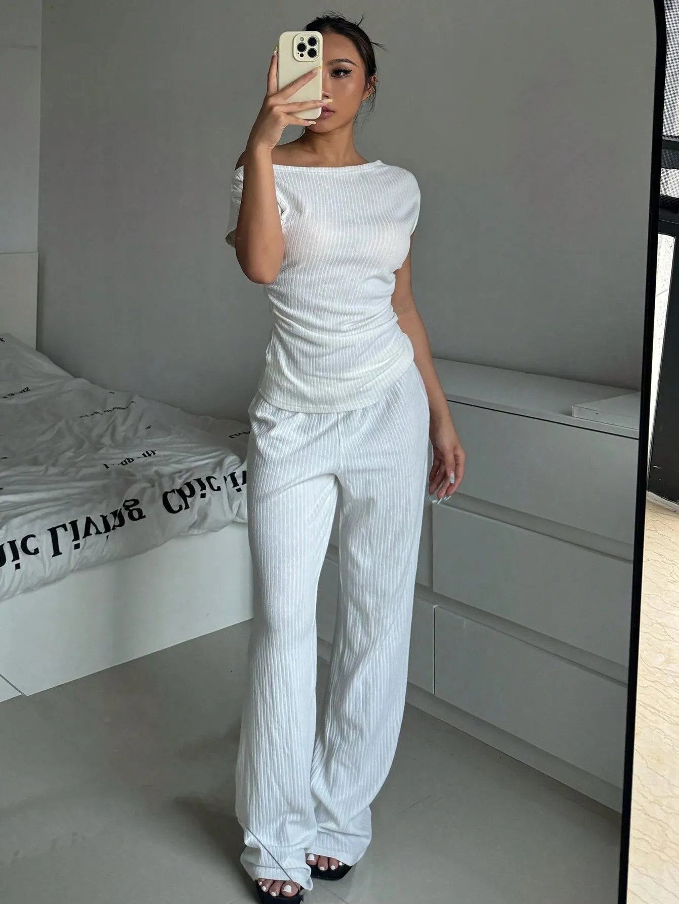 2pcs Set: Elegant Off-Shoulder Gathered Waist T-Shirt & High Waist Elastic Waistband Casual Pants