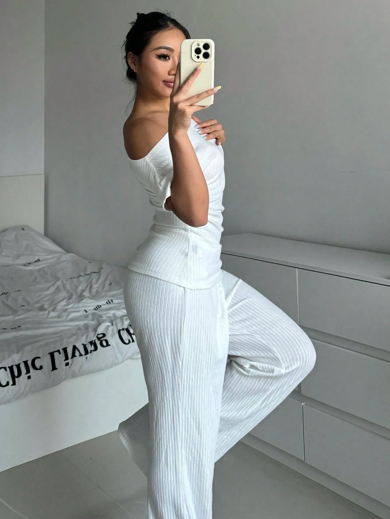 2pcs Set: Elegant Off-Shoulder Gathered Waist T-Shirt & High Waist Elastic Waistband Casual Pants