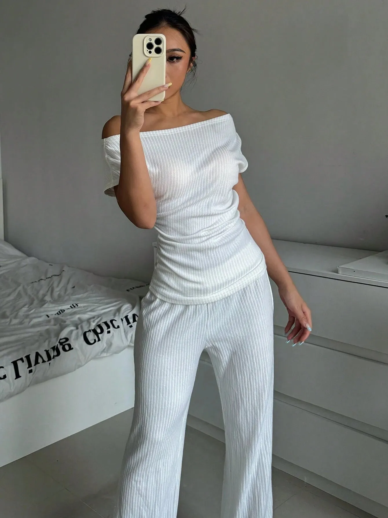 2pcs Set: Elegant Off-Shoulder Gathered Waist T-Shirt & High Waist Elastic Waistband Casual Pants