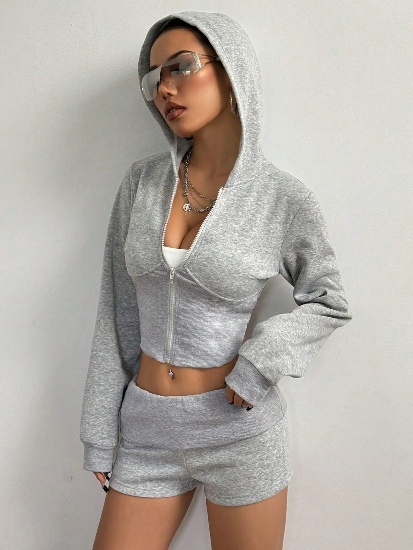 2pcs Women Solid Color Hooded Sweatshirt And Shorts Set