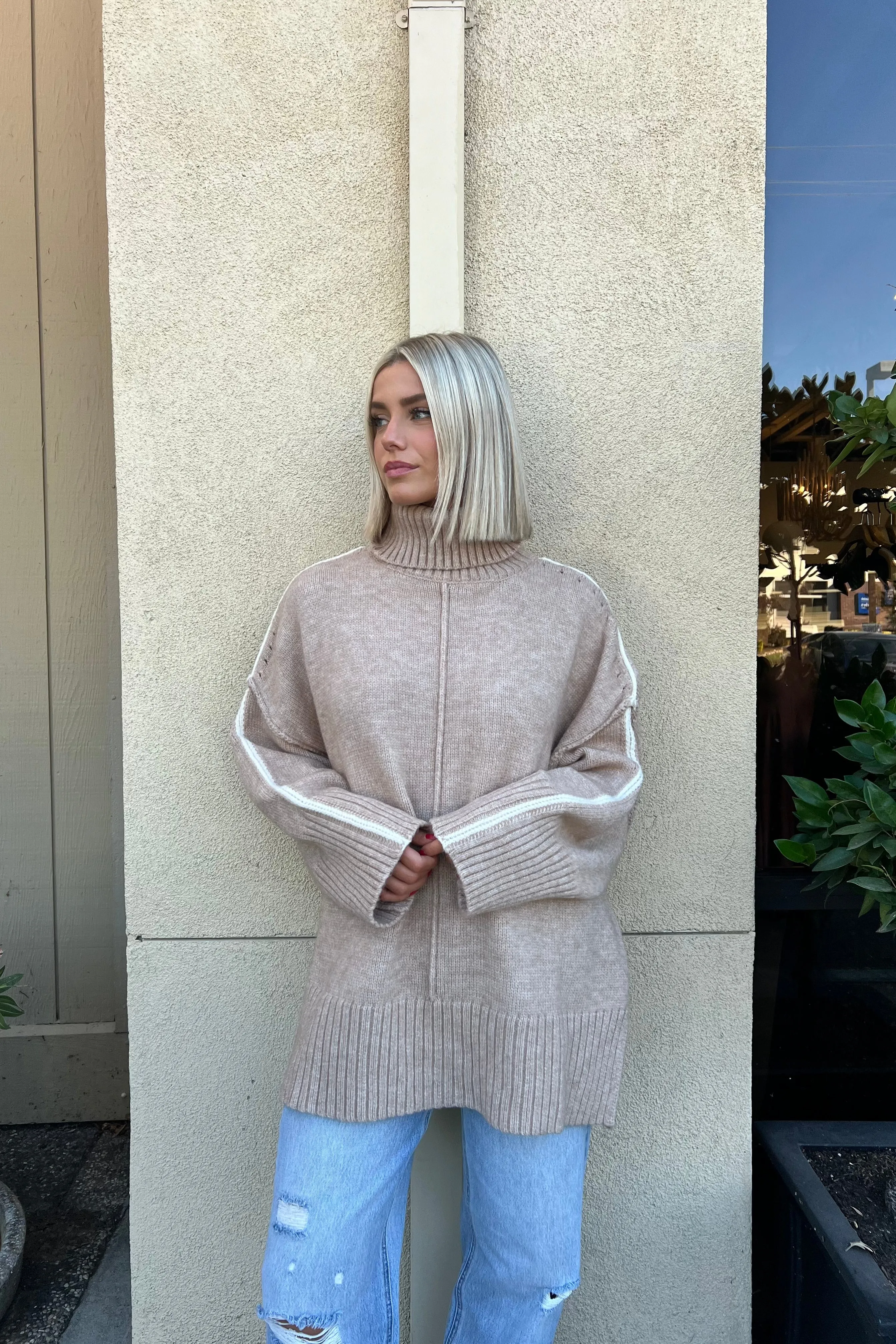 ASHEN TAUPE OVERSIZED TURTLENECK SWEATER