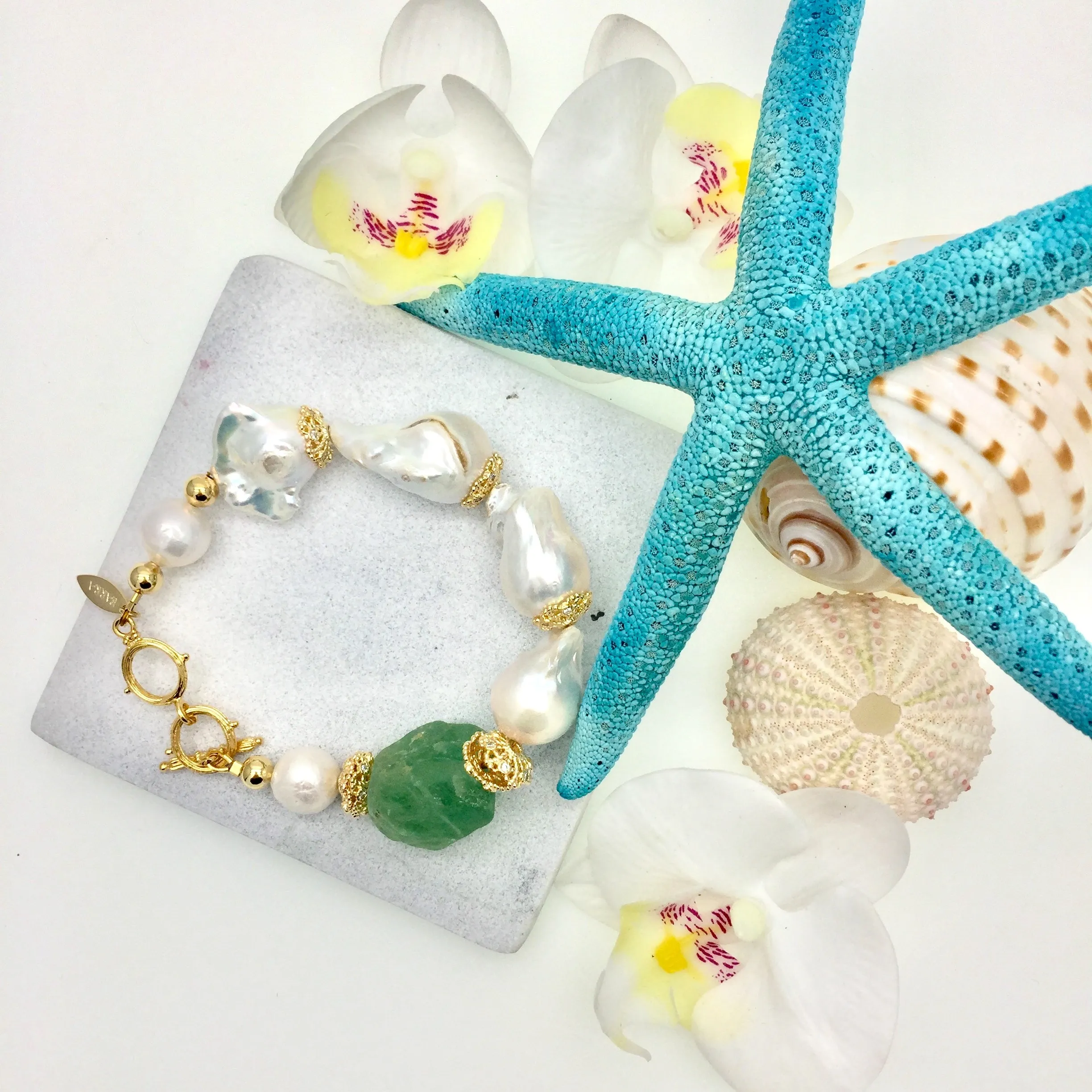 Baroque freshwater pearls with green fluorite bracelet NPB005