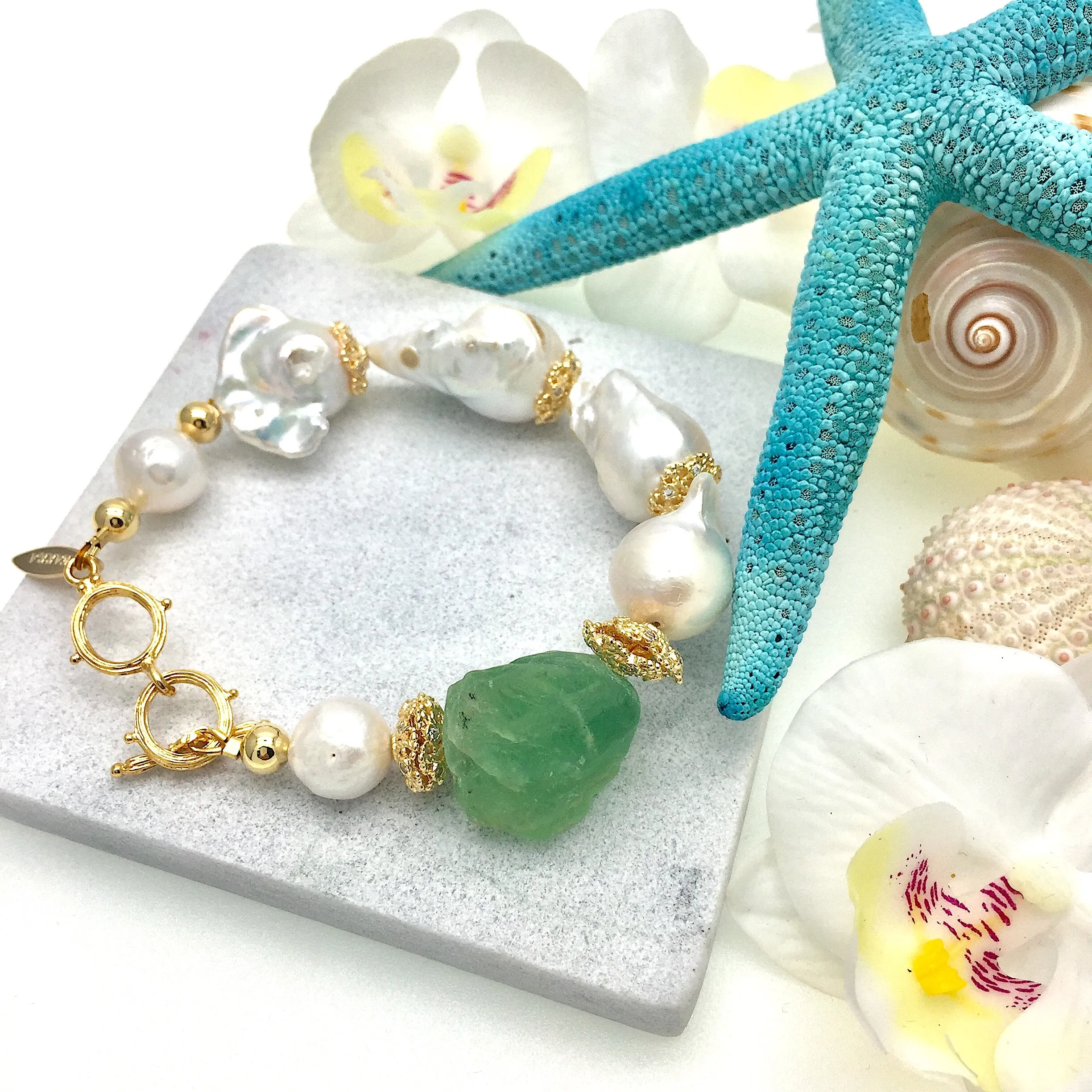 Baroque freshwater pearls with green fluorite bracelet NPB005