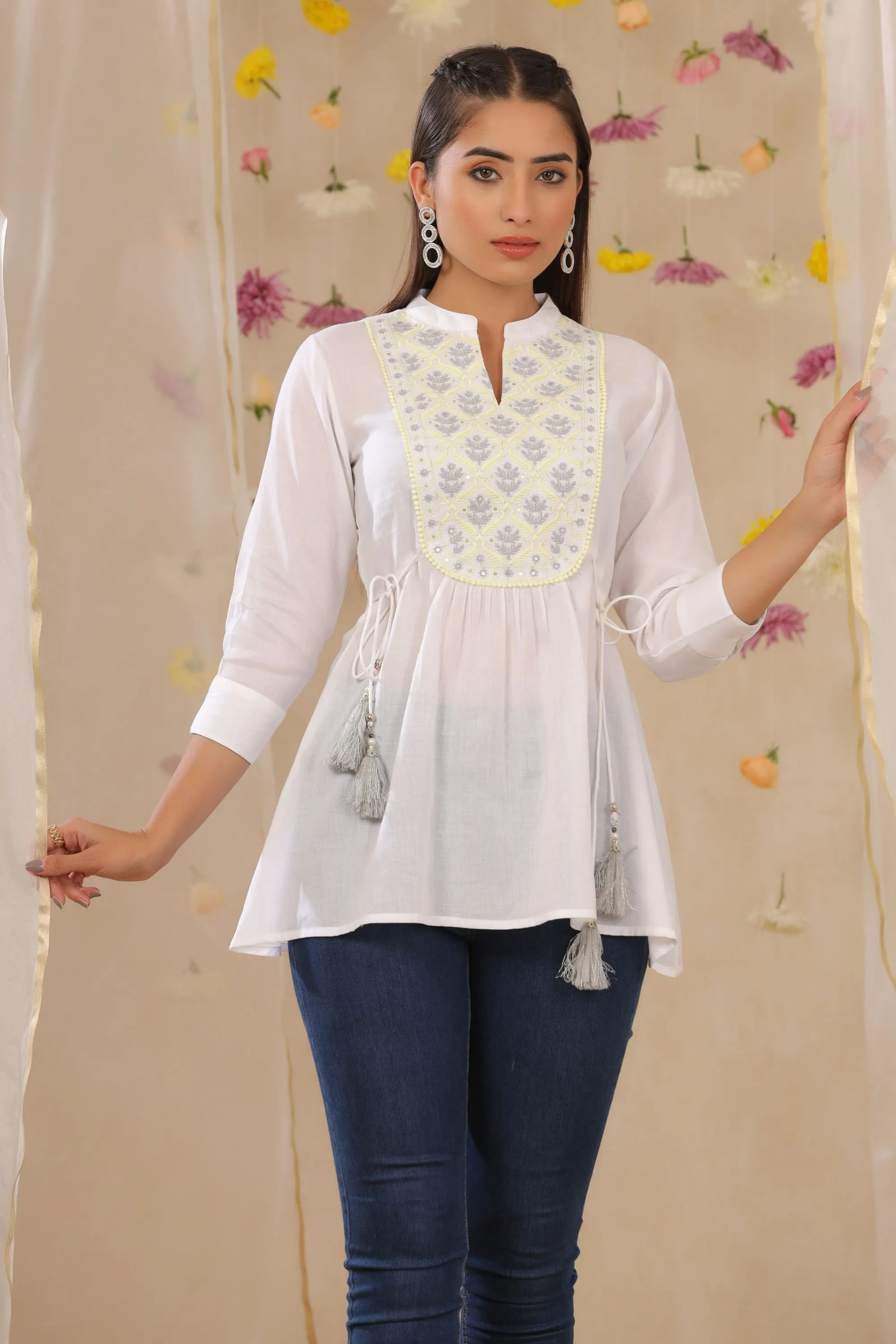 Juniper Women's White Cotton Moss Embroidered A-Line Tunic