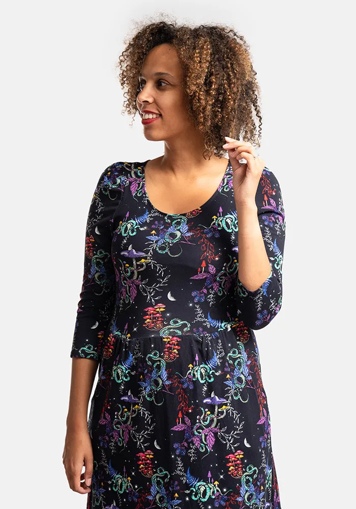 Medusa Berries and Snakes Print Tiered Hem Cotton Midaxi Dress