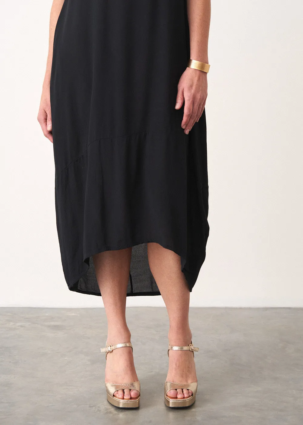 PEARL SLEEVELESS COCOON DRESS