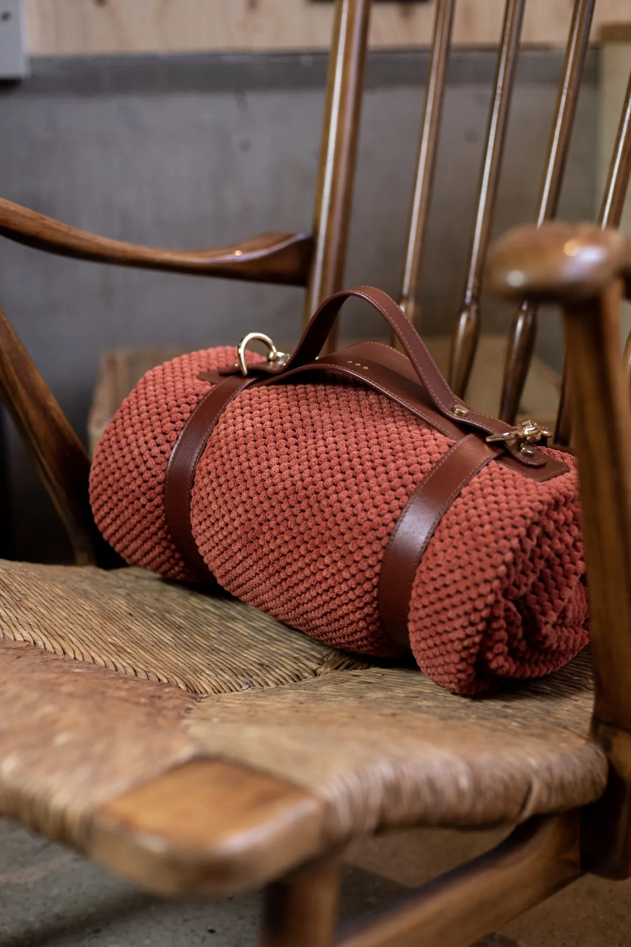 Picnic Blanket Holder 211 | Cognac