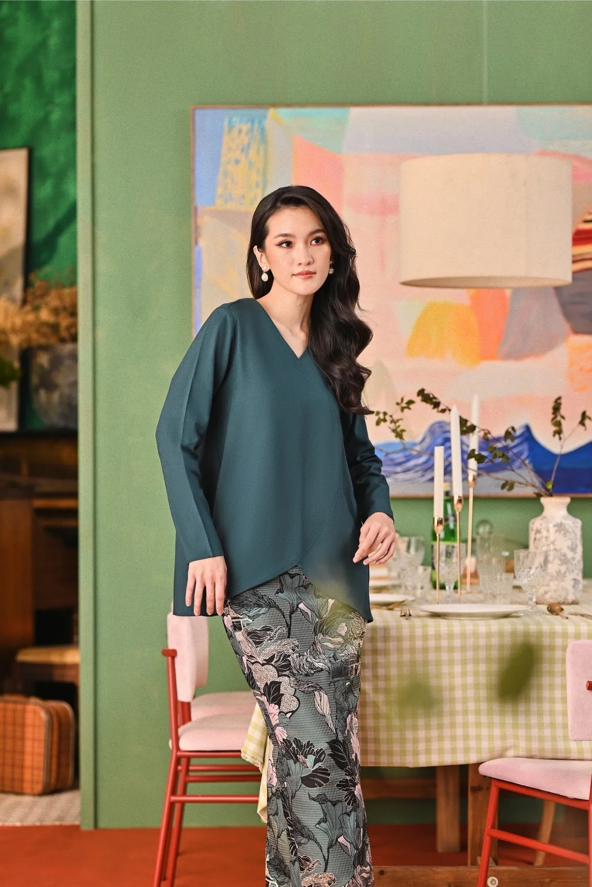 The Capai Women Caya Blouse - Emerald Green