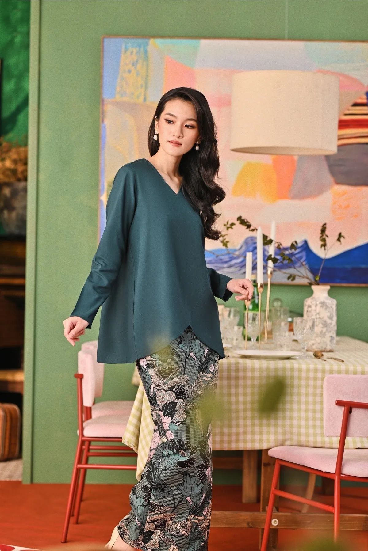 The Capai Women Caya Blouse - Emerald Green