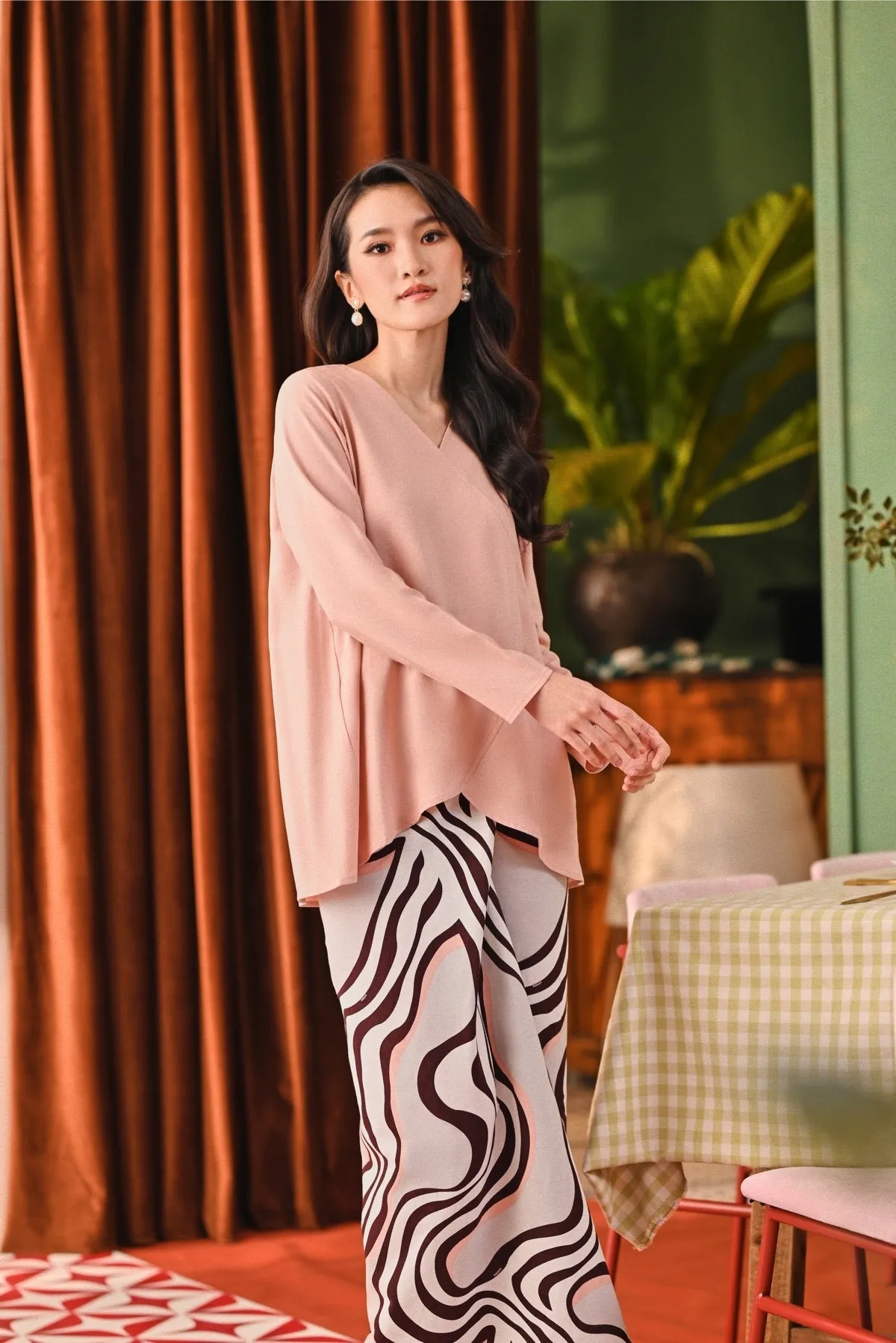 The Capai Women Caya Blouse - Rose Pink