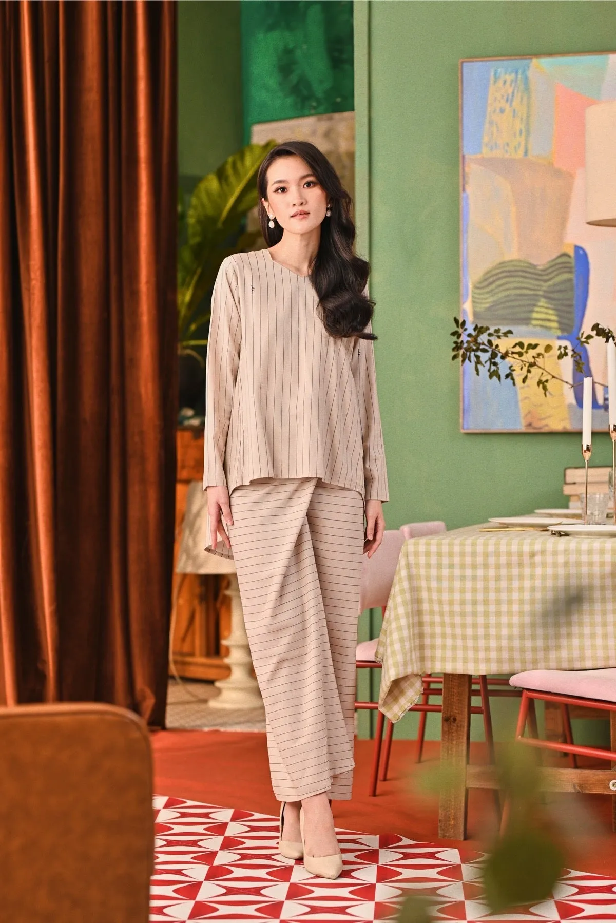 The Capai Women Foxy Blouse - Champagne Pinstripe