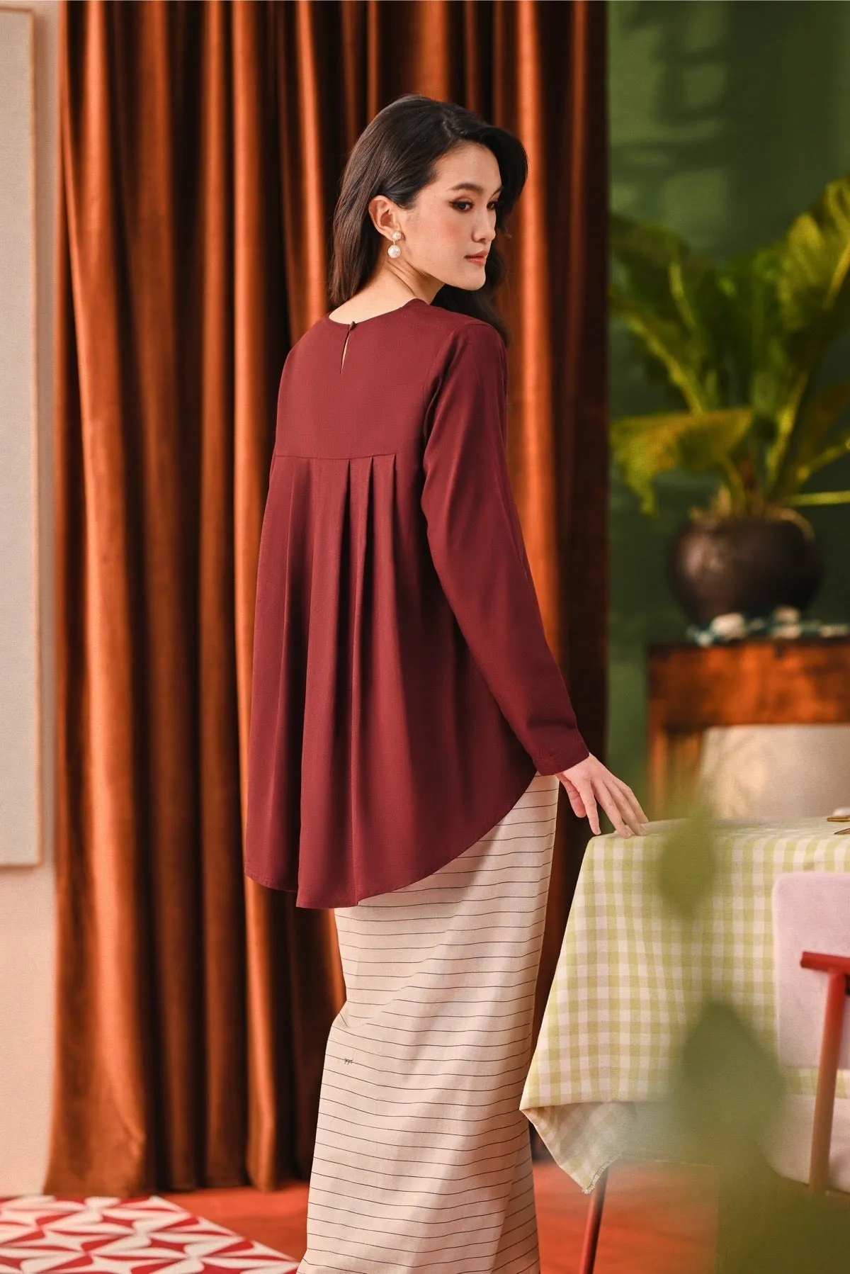 The Capai Women Foxy Blouse - Mangosteen