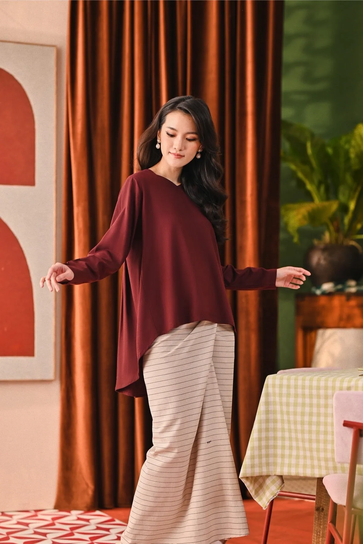 The Capai Women Foxy Blouse - Mangosteen