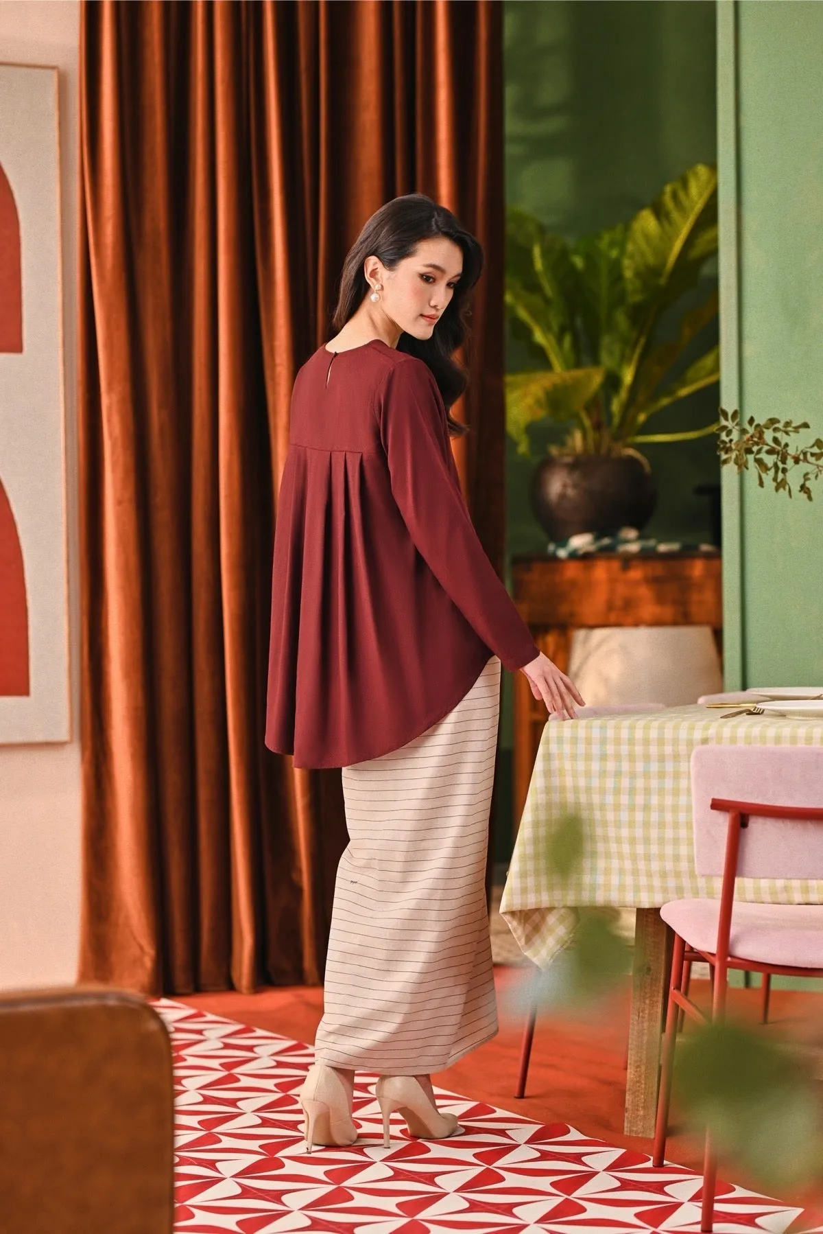 The Capai Women Foxy Blouse - Mangosteen